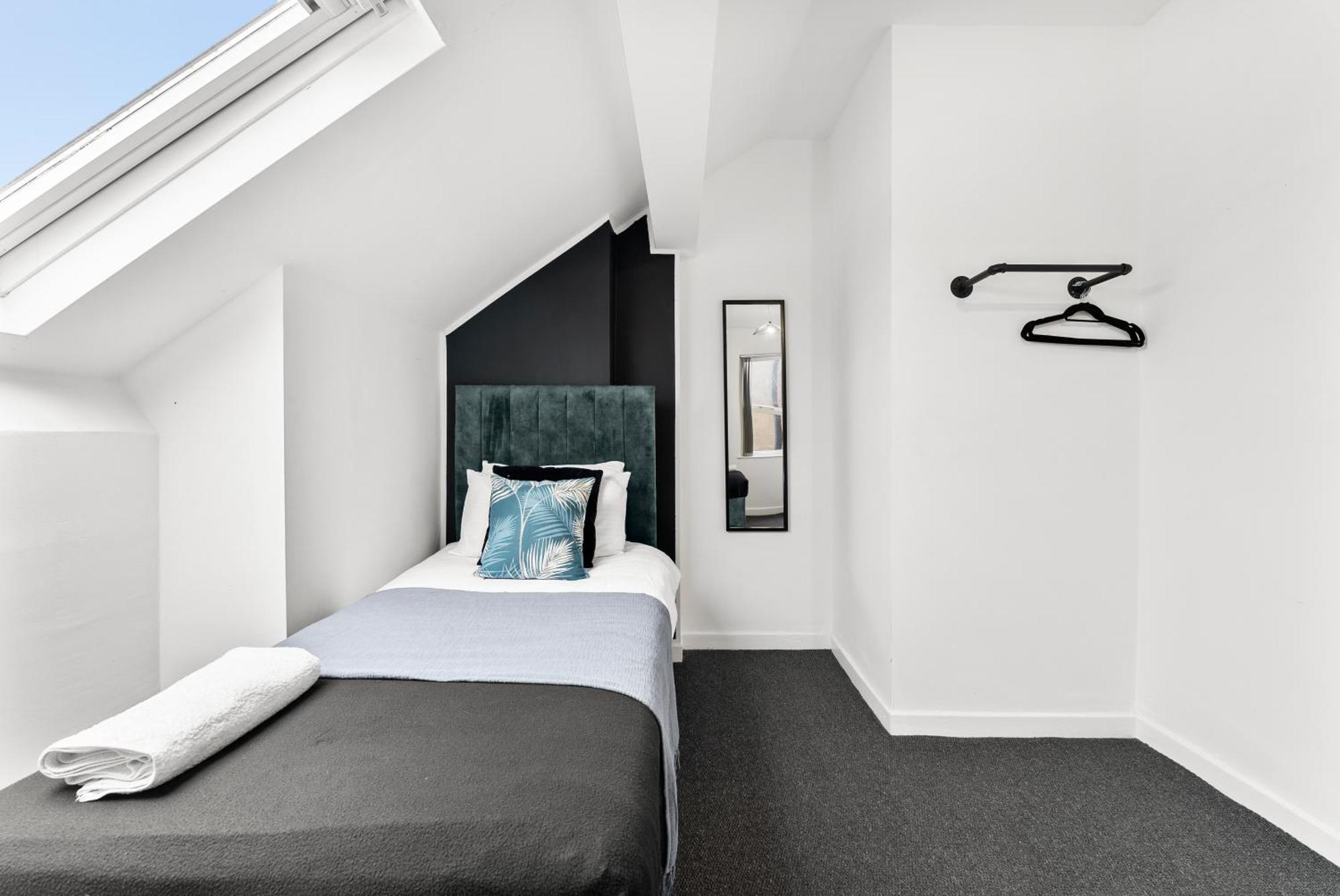20 Percent Off! Stylish Sheffield Abode Sleeps 12 Διαμέρισμα Εξωτερικό φωτογραφία